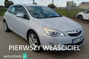 Opel Astra Hatchback 2012