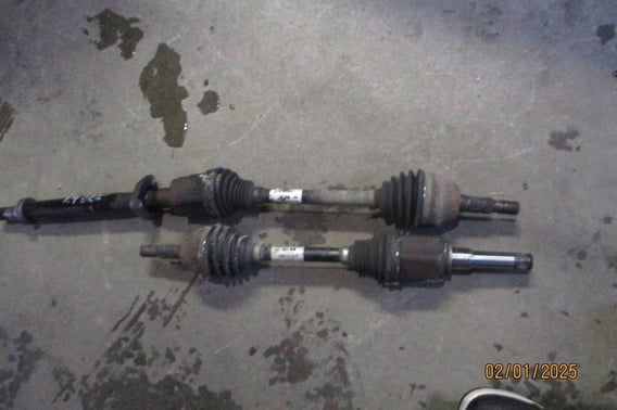 OPEL ASTRA J IV 1,4T PÓŁOŚ PRAWA/LEWA 13271554
