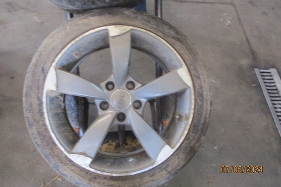 AUDI A3 8P LIFT ALUFELGI 17 CALI