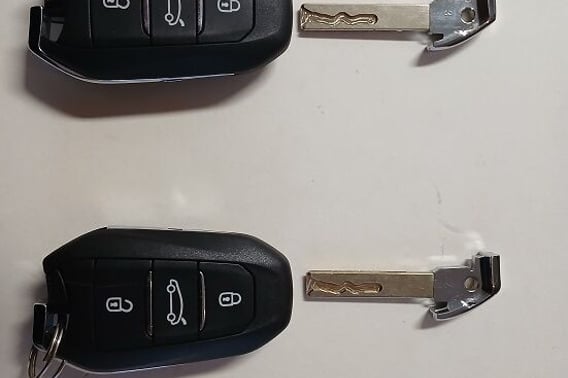 PEUGEOT 5008 II ZESTAW DWÓCH KLUCZYKÓW