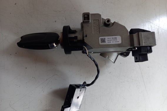 OPEL ASTRA K STACYJKA Z KLUCZYKIEM 39153199