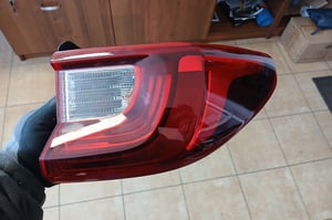 KIA STONIC I LAMPA TYŁ PRAWA 92402-H8 EUROPA