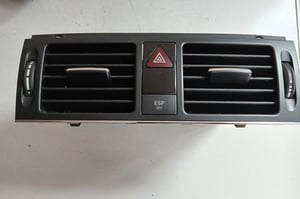 MERCEDES W204 ŚRODKOWE KRATKI NAWIEWU A2048304054