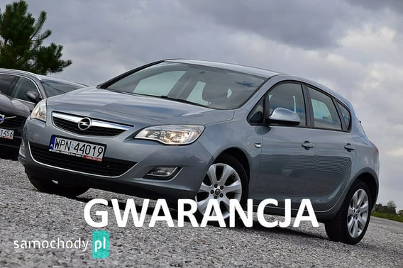 Opel Astra Hatchback 2012