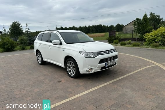 Mitsubishi Outlander SUV 2014