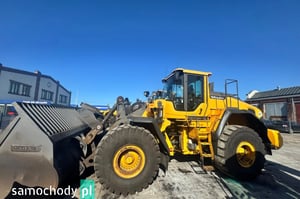 Ładowarki. Wynajem urządzeń rozładunkowych. Sprzątanie ładowni statków.