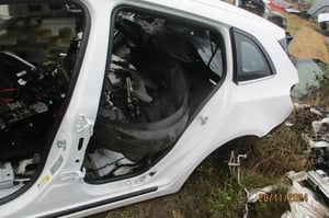 CHEVROLET CRUZE KOMBI BŁOTNIK TYŁ PRAWY/LEWY GAZ