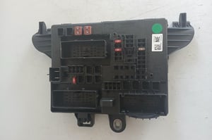OPEL INSIGNIA A SKRZYNKA BEZPIECZNIKÓW 13277321-03