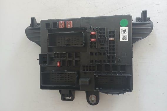 OPEL INSIGNIA A SKRZYNKA BEZPIECZNIKÓW 13277321-03