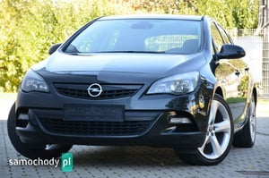 Opel Astra Hatchback 2012