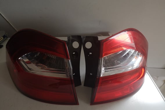 KIA RIO III LAMPA TYŁ PRAWA 92402-1W2R LEWA 92401-1W2L