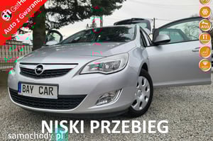 Opel Astra Hatchback 2011