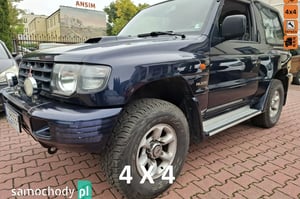 Mitsubishi Pajero SUV 2002
