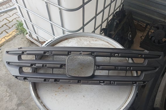 HONDA CRV V GRILL ATRAPA 71121-T1G