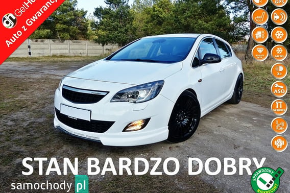 Opel Astra Hatchback 2012