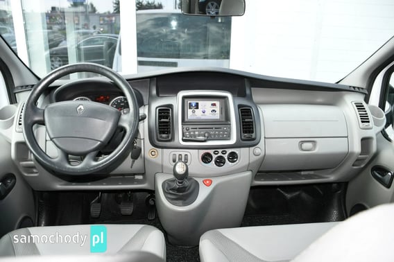 Renault Trafic Bus 2013