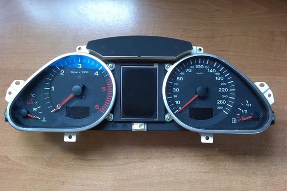 AUDI A6 C6 ZEGARY 5540007312