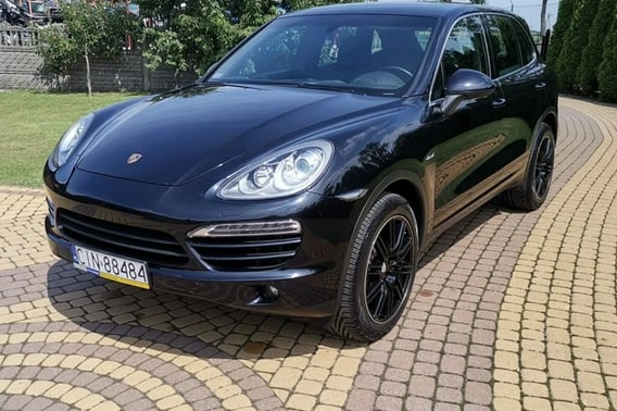 Porsche Cayenne SUV 2012
