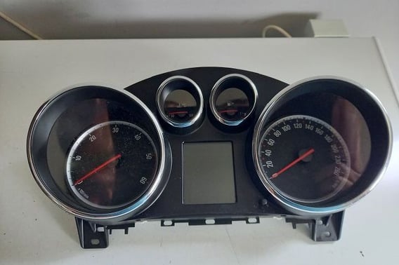 OPEL ASTRA J LICZNIK 13374893 EUROPA