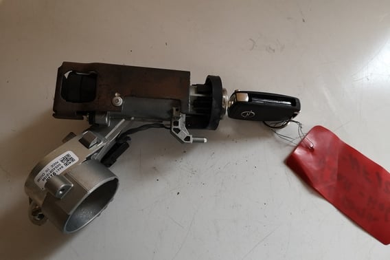 OPEL CORSA E STACYJKA Z KLUCZYKIEM 13496392
