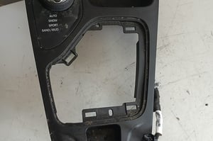 JEEP CHEROKEE KL RAMKA TUNELU PANEL STEROWANIA P68141876AF