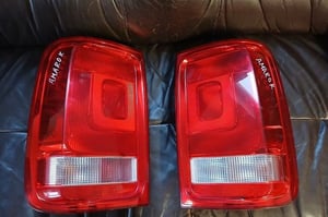 VW AMAROK LAMPA TYŁ PRAWA LEWA EU