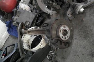 VW AMAROK 2H 2,0BITURBO ZWROTNICA PIASTA PRZÓD PRAWA