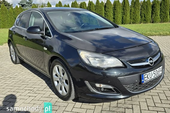 Opel Astra Hatchback 2013