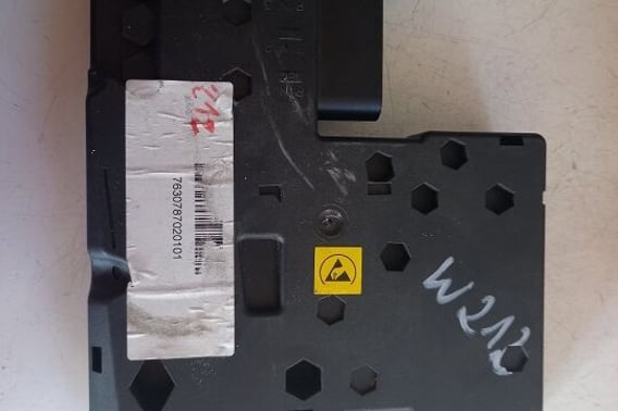 MERCEDES W212 ROZDZIELACZ PRĄDU