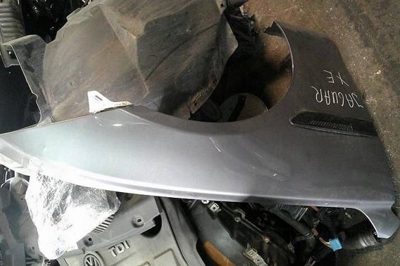 JAGUAR XE X760 LIFT BŁOTNIK PRZÓD PRAWY 1DF