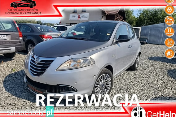 Lancia Ypsilon Hatchback 2011
