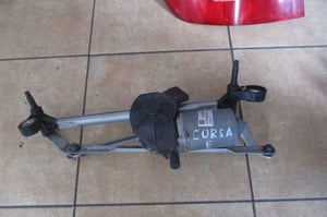 OPEL CORSA E MECHANIZM WYCIERACZEK