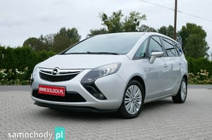 Opel Zafira Minivan 2015