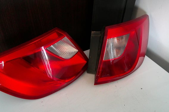 SEAT IBIZA 6J IV KOMBI LAMPA TYŁ PRAWA/LEWA EU