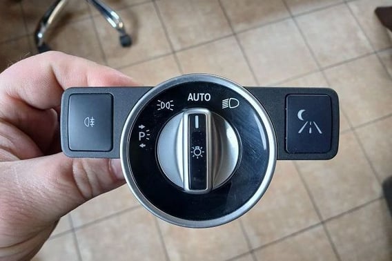 MERCEDES W212 WŁĄCZNIK ŚWIATEŁ A2129050751