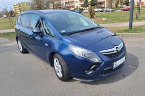 Opel Zafira Minivan 2012