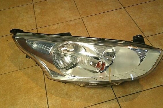 FORD B-MAX LAMPA PRZÓD PRAWA AV11-13W029-AF EU