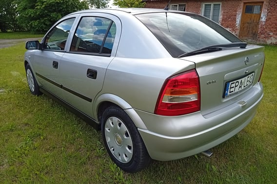 Opel Astra Hatchback 2000