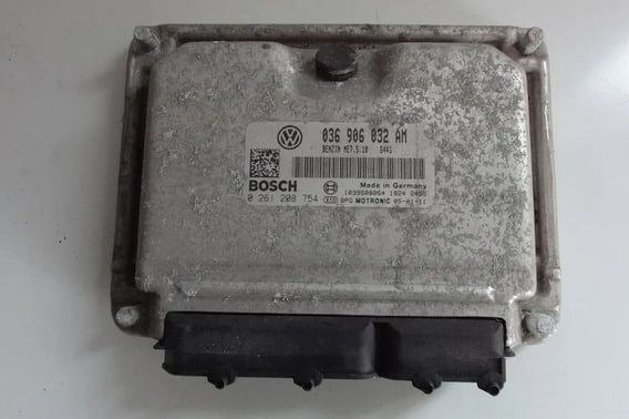 VW GOLF V STEROWNIK SILNIKA 036906032AM
