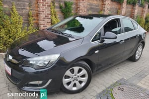 Opel Astra Sedan 2013