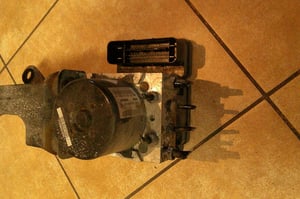 FORD FIESTA MK7 POMPA ABS CV21-2C405-EA