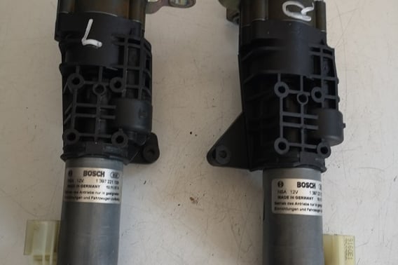 AUDI A4 B8 LIFT SIŁOWNIKI KLAPY P/L 1397221109/1397221037