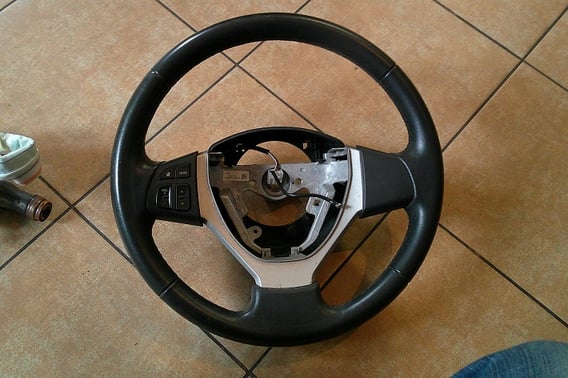 SUZUKI SWIFT IV MK7 KIEROWNICA