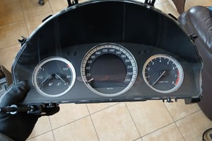 MERCEDES W204 LICZNIK A2045408948 EUROPA