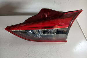 MAZDA 6 GJ LAMPA W KLAPĘ TYLNA PRAWA 226-41897