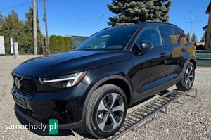 Volvo XC40 SUV 2025