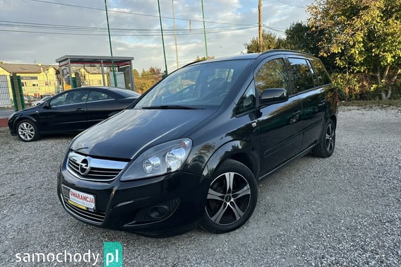 Opel Zafira Minivan 2012