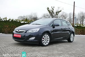 Opel Astra Hatchback 2011