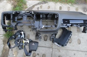MITSUBISHI OUTLANDER III LIFT KONSOLA AIRBAG PASY ORYGINAŁ