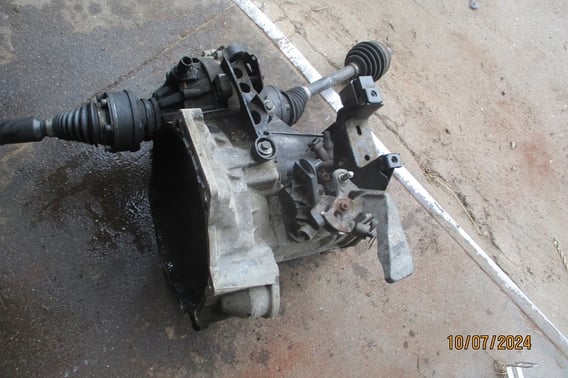 SEAT IBIZA IV 6J VW POLO 6R 1,2TDI SKRZYNIA BIEGÓW MAL